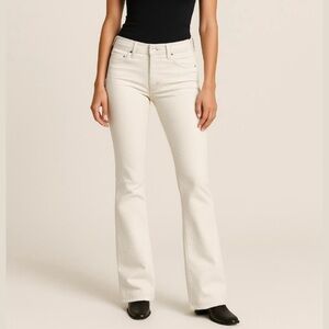 Signature by Levi's Low Rise Bootcut Jean Size 12 Short